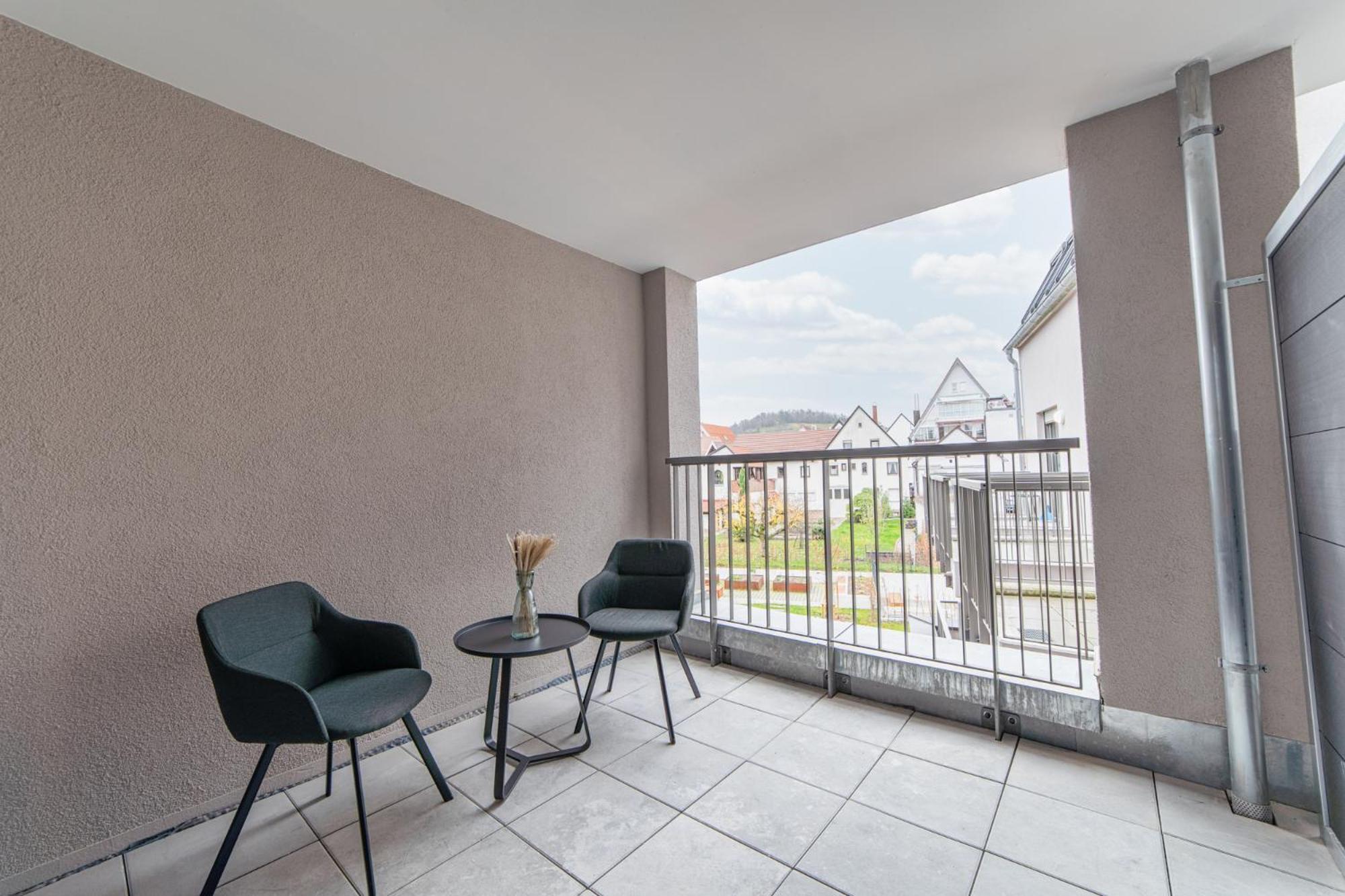 Zentrahome - Balkon Outlet Zentral Smarttv Business Metzingen  Extérieur photo